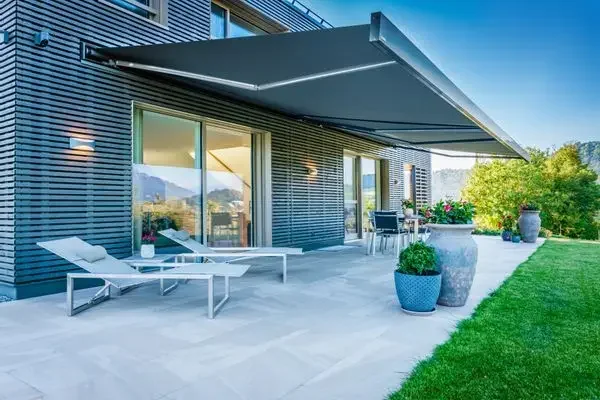 Smart Garden Umbrella - Outdoor Awning Customized Folding, Retractable Electric